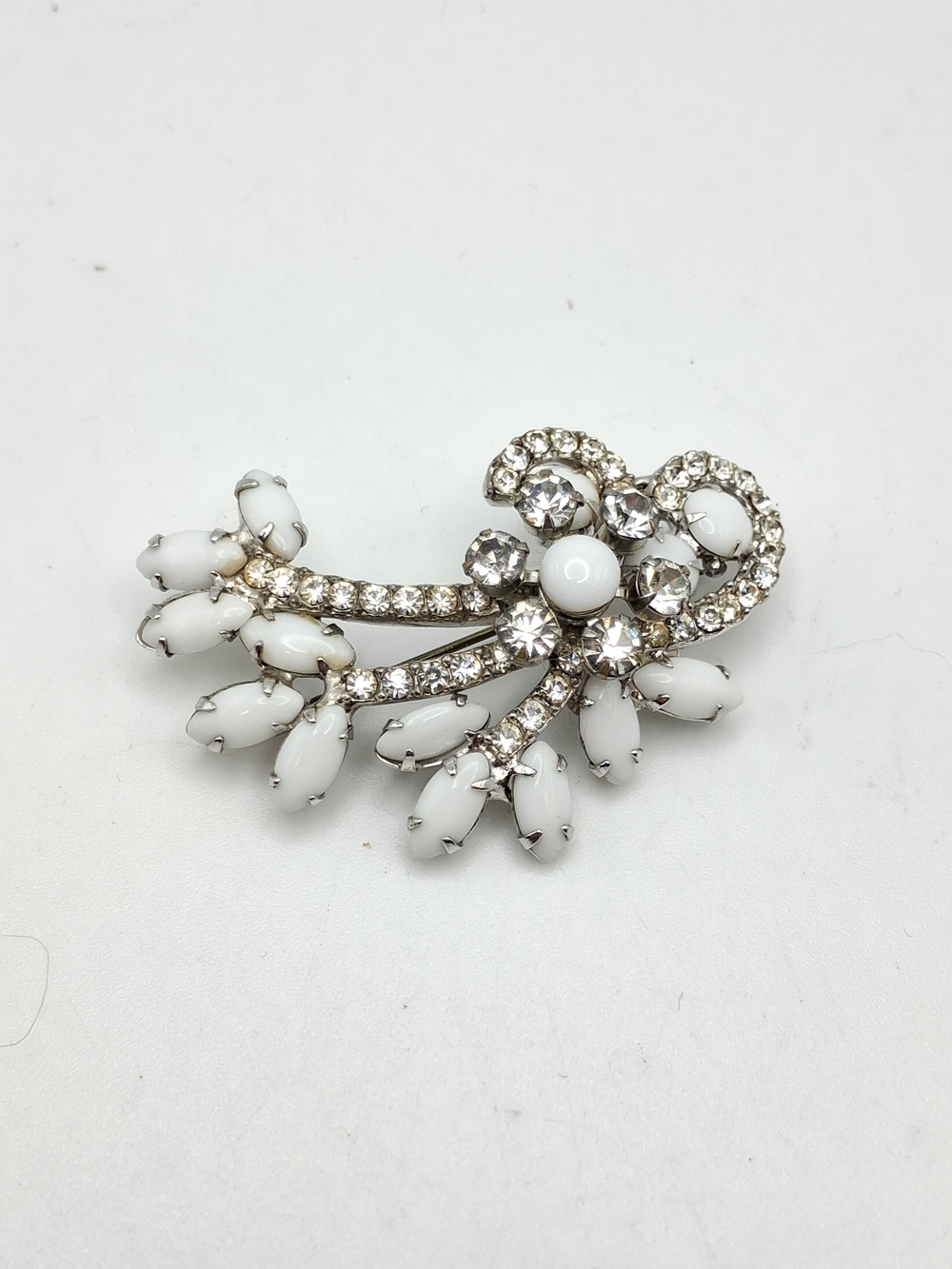 D&E Juliana Vintage White Milk Glass Floral Brooch - Women Jewelry